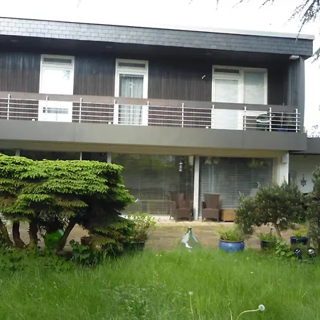 Grosszuegiges Architektenhaus In 别墅 *