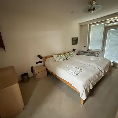 Grosszuegiges Architektenhaus In 别墅 *