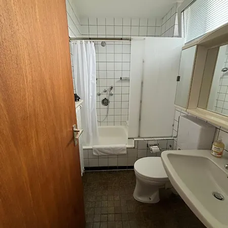 Grosszuegiges Architektenhaus In *