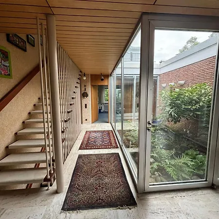 Grosszuegiges Architektenhaus In Kronberg Villa