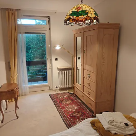 Grosszuegiges Architektenhaus In