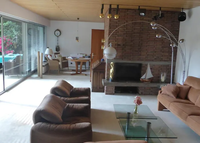 Villa Großzügiges Architektenhaus In Kronberg im Taunus