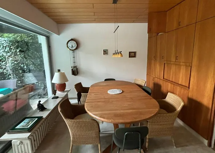 Großzügiges Architektenhaus In Villa *