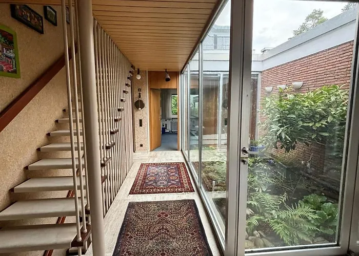 Großzügiges Architektenhaus In Villa