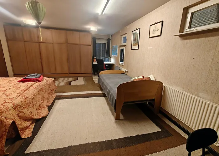 Großzügiges Architektenhaus In Villa *